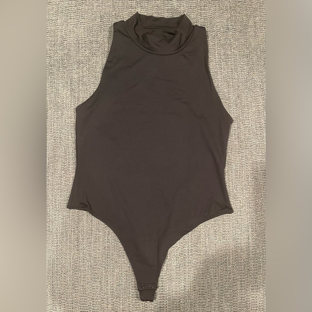3:$25 Mock neck thong bodysuit ⭐️